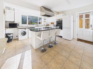 KITCHEN/BREAKFAST ROOM- click for photo gallery
